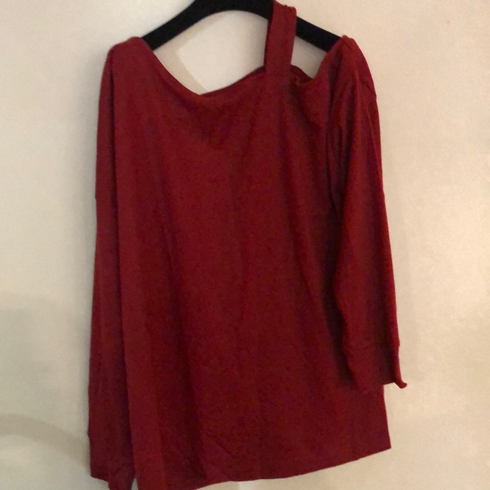 Main strip cutout one shoulder Sweaters Sz. L